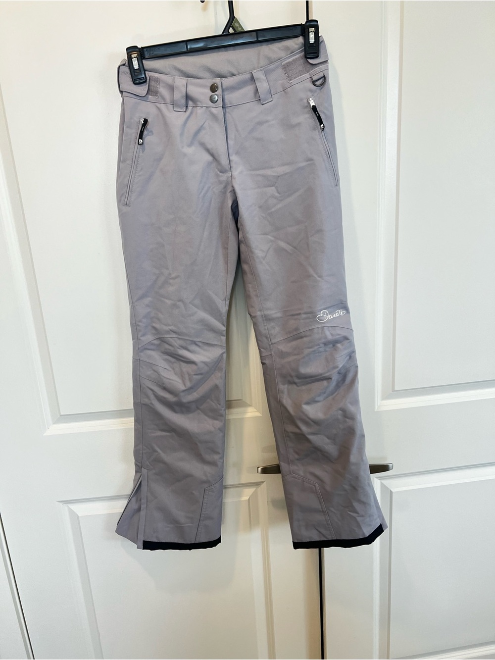 Dare2b Woman’s Light Gray Ski Pants with Zip Pockets